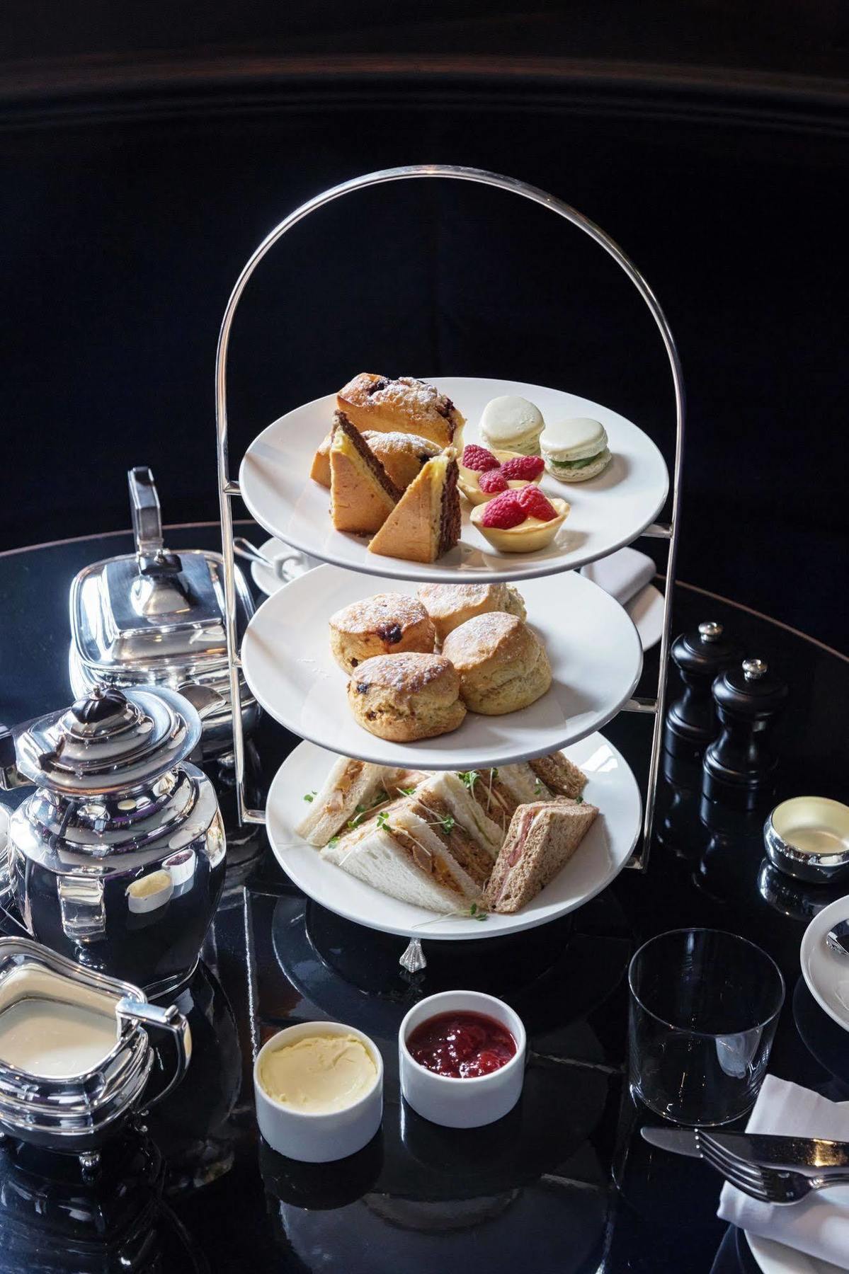 Old Parsonage Hotel Oxford Exterior foto Afternoon tea at the Ritz